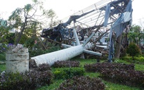 Phố biển Quy Nhơn tan hoang, đổ nát sau bão số 13 Kalmaegi