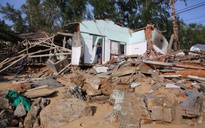 Nhà dân, kè và đường ven biển Quảng Ngãi tan hoang sau bão Kalmaegi