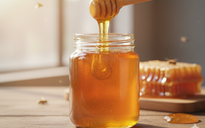 Tại sao chuyên gia khuyên không nên làm nóng mật ong?