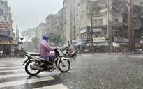 TP.HCM và Nam bộ đón đợt mưa trái mùa kéo dài 2 ngày