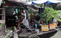 Phận đời ven kênh ở TP.HCM: 20 năm lênh đênh sông nước