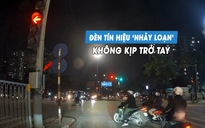 Đèn đỏ 28 giây đột ngột chuyển vàng, tài xế ô tô không kịp trở tay