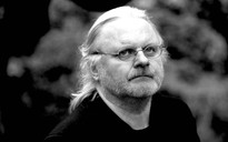 Khi những con thuyền rỗng trôi đi