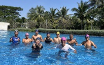 Cứu trợ miền Trung kiểu đội bơi ở TP.HCM: Một lần chưa đủ, bơi thêm gần 100 km