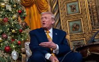 Đêm Giáng sinh, ông Trump hứa không để 'ông già Noel xấu xa' đến Mỹ