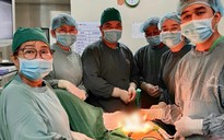 Tưởng rối loạn tiêu hóa, đi khám phát hiện khối u ruột và ung thư đại tràng