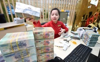 Lãi suất tiền đồng qua đêm vượt 7,4%/năm, Ngân hàng Nhà nước bơm ròng tiền