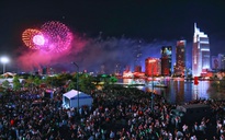 Chúc mừng năm mới 2026: Rực rỡ pháo hoa trên bầu trời TP.HCM