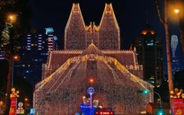 Từ nay đến Giáng sinh, có được vào tham quan nhà thờ Đức Bà?