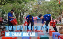 Nhiều bạn trẻ tham gia tình nguyện Tư vấn mùa thi để 'chạm' gần hơn ước mơ