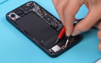 Apple 'tung chiêu' giúp iPhone 16e dễ thay pin hơn