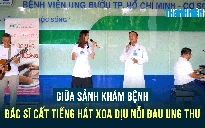 Giữa sảnh khám bệnh, bác sĩ cất tiếng hát xoa dịu nỗi đau ung thư