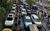Bangkok là vùng thảm họa động đất: Người Việt mắc kẹt trên đường, trễ chuyến bay về Việt Nam