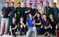 Cắt tóc miễn phí cho bệnh nhân để nhận lại nụ cười