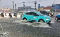 TP.HCM mưa như trút nước