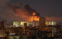 Chiến sự Ukraine 1.144: Kyiv cháy lớn sau đợt không kích, Ukraine mất 1 phi công F-16