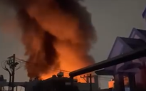 Cháy kho hàng lúc rạng sáng ở TP.HCM