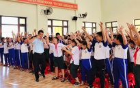 Báo động ‘trẻ vị thành niên sinh con’: Trẻ đang bị tước 'áo giáp'?