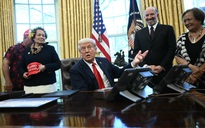 Ông Trump phát tín hiệu sẽ kết thúc cuộc tăng thuế quan qua lại Mỹ-Trung Quốc?