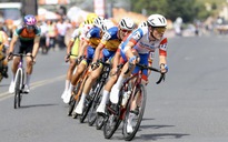 Cúp xe đạp truyền hình TP.HCM: Cú đánh úp ngoạn mục ở vòng đua hồ Xuân Hương