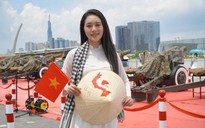 Người trẻ mang sắc đỏ và niềm tự hào dân tộc nhuộm thắm khắp muôn nơi