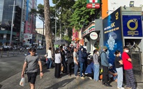 Giá vàng hôm nay 22.4.2025: Lại xếp hàng mua vàng khi giá lập kỷ lục mới ở 121 triệu đồng/lượng