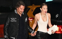 Gigi Hadid đón tuổi mới bên Bradley Cooper, rộ tin đồn đính hôn
