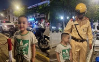 Tìm thấy bé trai 5 tuổi đi lạc ở bến Bạch Đằng nhờ cuộc gọi của bạn đọc Báo Thanh Niên