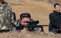 Lãnh đạo Triều Tiên Kim Jong-un thử súng bắn tỉa thế hệ mới