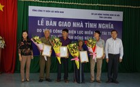 Đi qua những thềm hoa