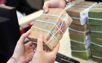 Ngân hàng Nhà nước bơm mạnh tiền, giá USD không ngừng leo thang