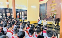 50 năm đất nước thống nhất: Những tiết học 
cảm xúc
