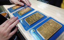 Giá vàng tiếp tục giảm mạnh