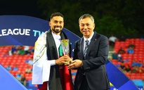 Chủ tịch VFF Trần Quốc Tuấn làm điều rất đặc biệt tại chung kết Cúp C2 châu Á