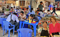 Bà chủ The Lunch Lady nổi tiếng đột tử ở Canada: Khách quen bật khóc