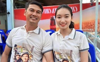 Tiết Cương đón con đầu lòng ở tuổi 52