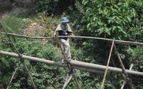 Cầu treo mục nát, nguy hiểm rình rập người dân vùng sông nước Quảng Trị