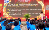 Vì sao con đạt điểm 9, 10 văn, toán nhưng không được giấy khen?