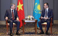 Tổng Bí thư Tô Lâm cảm động khi Tổng thống Kazakhstan đón tại sân bay