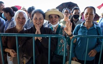 Hàng ngàn người dân về núi Bà Đen chiêm bái xá lợi Đức Phật