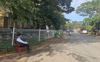 Đà Lạt: Doanh nghiệp tự ý dựng hàng rào lấn chiếm lề đường Hồ Xuân Hương