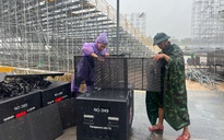 TP.Huế: Gấp rút thu dọn thiết bị sân khấu đêm chung kết hoa hậu