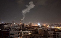 Iran phóng UAV đáp trả, Lãnh tụ Khamenei tuyên bố Israel phải nhận số phận cay đắng