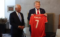 Ronaldo gửi tặng áo đấu cho Tổng thống Mỹ Donald Trump kèm thông điệp đặc biệt