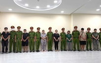 Công an TP.HCM bắt 7 người, thu giữ hơn 10.000 chai nước hoa giả thương hiệu lớn