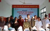 ‘Chuyến xe yêu thương’ mang quà đến với người nghèo