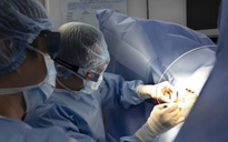 Bác sĩ: Bệnh trĩ trẻ hóa do thói quen ít uống nước, ăn nhiều đồ cay nóng