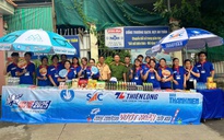 CSGT TP.HCM chạy mô tô đặc chủng đưa thí sinh thi tốt nghiệp THPT về nhà lấy CCCD