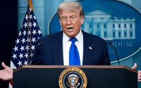 Ông Trump cho Iran bắn tên lửa, Mỹ phóng Patriot nhiều chưa từng thấy để đánh chặn