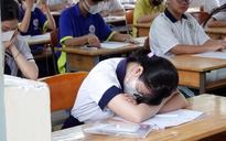 'Vì sao đề thi tiếng Anh tốt nghiệp THPT in chữ nhỏ vậy?'